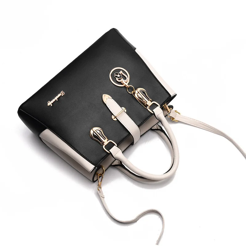 2020 new PU leather women's bag European and American fashion versatile small square bag women's one shoulder handbag
2020 new PU leather women's bag European and American fashion versatile small square bag women's one shoulder handbag