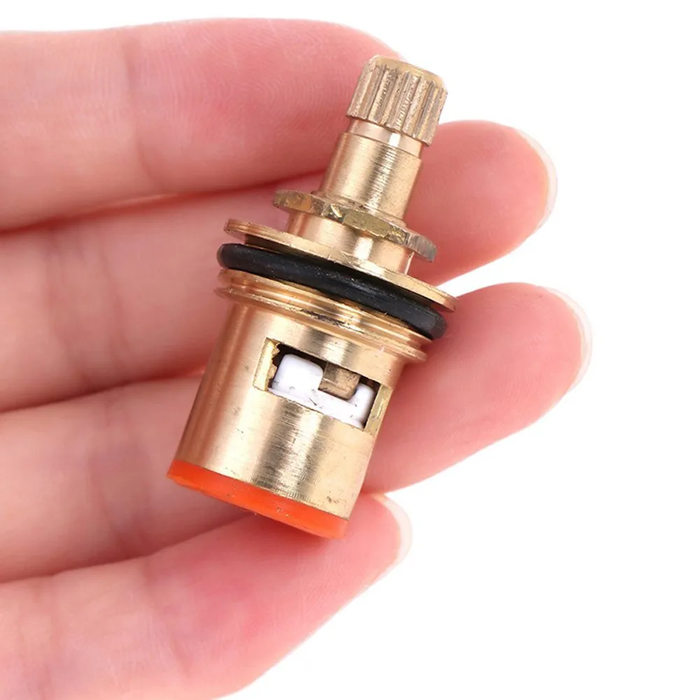 1/2" BSP Copper Ceramic Disc Valve 304 Stainless Steel Valve Core Copper Quick-open Faucet Copper Valve Core Copper Head
1/2" BSP Copper Ceramic Disc Valve 304 Stainless Steel Valve Core Copper Quick-open Faucet Copper Valve Core Copper Head