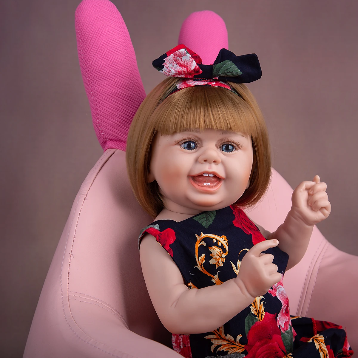 Lifelike 55CM Reborn Baby Doll Soft Silicone Body Simulation Adorable Smile Face Toys Fashion Birthday Christmas Gifts For Grils
Lifelike 55CM Reborn Baby Doll Soft Silicone Body Simulation Adorable Smile Face Toys Fashion Birthday Christmas Gifts For Grils