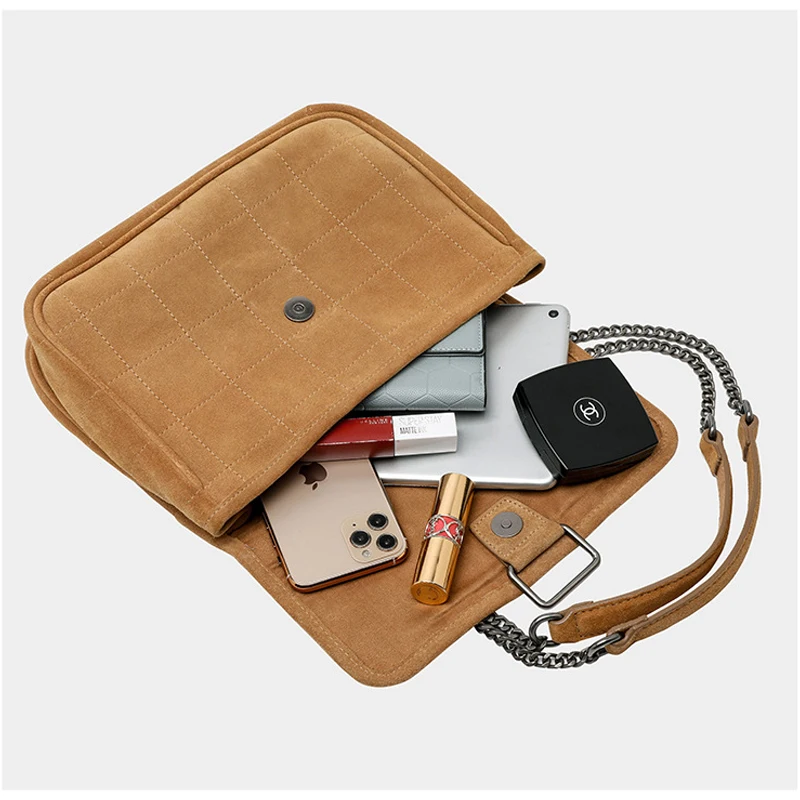 Ladies New Rivet Shoulder Bag Large Capacity Lady's Chain Crossbody Bag Luxury PU Leather Women Designer Purses and Handbag
Ladies New Rivet Shoulder Bag Large Capacity Lady's Chain Crossbody Bag Luxury PU Leather Women Designer Purses and Handbag