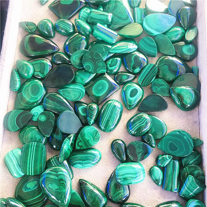 Real Natural Polishing Green Malachite Raw Quartz Stone Pendant For Necklace 1pcs
Real Natural Polishing Green Malachite Raw Quartz Stone Pendant For Necklace 1pcs