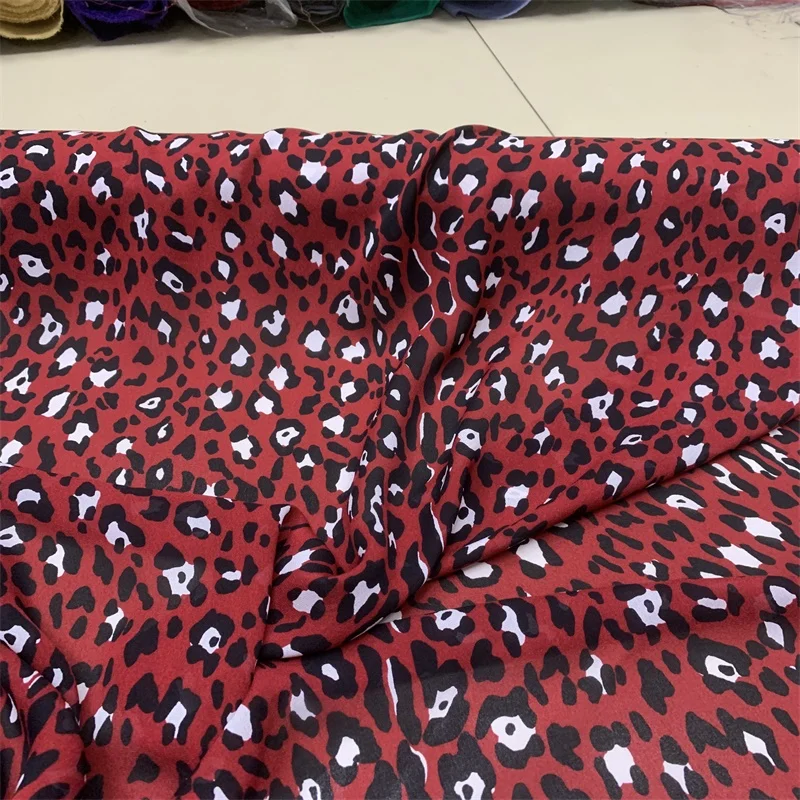 140CM Wide 19MM Leopard Print Red Silk Crepe Fabric for Summer Dress Shirt Cheongsam Suit Pants G021
140CM Wide 19MM Leopard Print Red Silk Crepe Fabric for Summer Dress Shirt Cheongsam Suit Pants G021