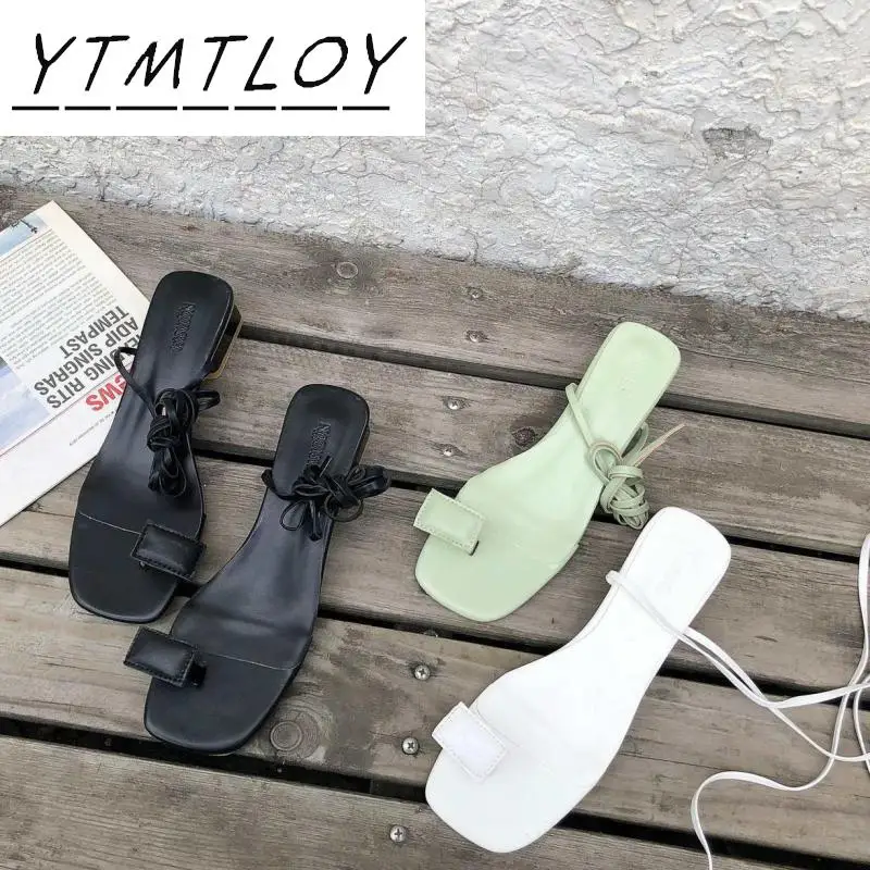 Сандалии женские в стиле ретро, босоножки на высоком квадратном каблуке, с перекрестными ремешками, V-образный дизайн, модная летняя обувь 
Сандалии женские в стиле ретро, босоножки на высоком квадратном каблуке, с перекрестными ремешками, V-образный дизайн, модная летняя обувь