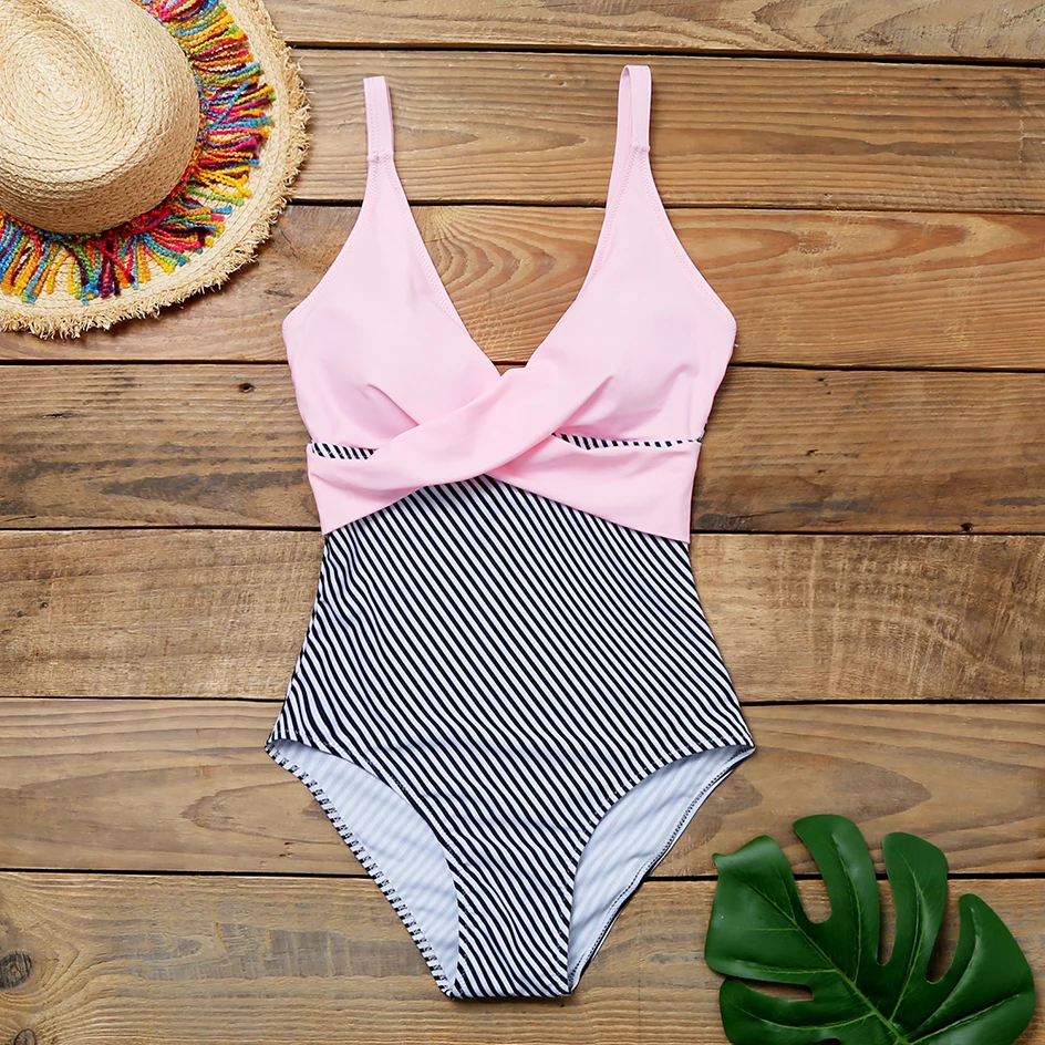 Sexy Plus Size Swimwear Women 2021 One Piece Swimsuit Black Retro Swimming Wear for Bathing Suits monokini maillot de bain femme
Sexy Plus Size Swimwear Women 2021 One Piece Swimsuit Black Retro Swimming Wear for Bathing Suits monokini maillot de bain femme