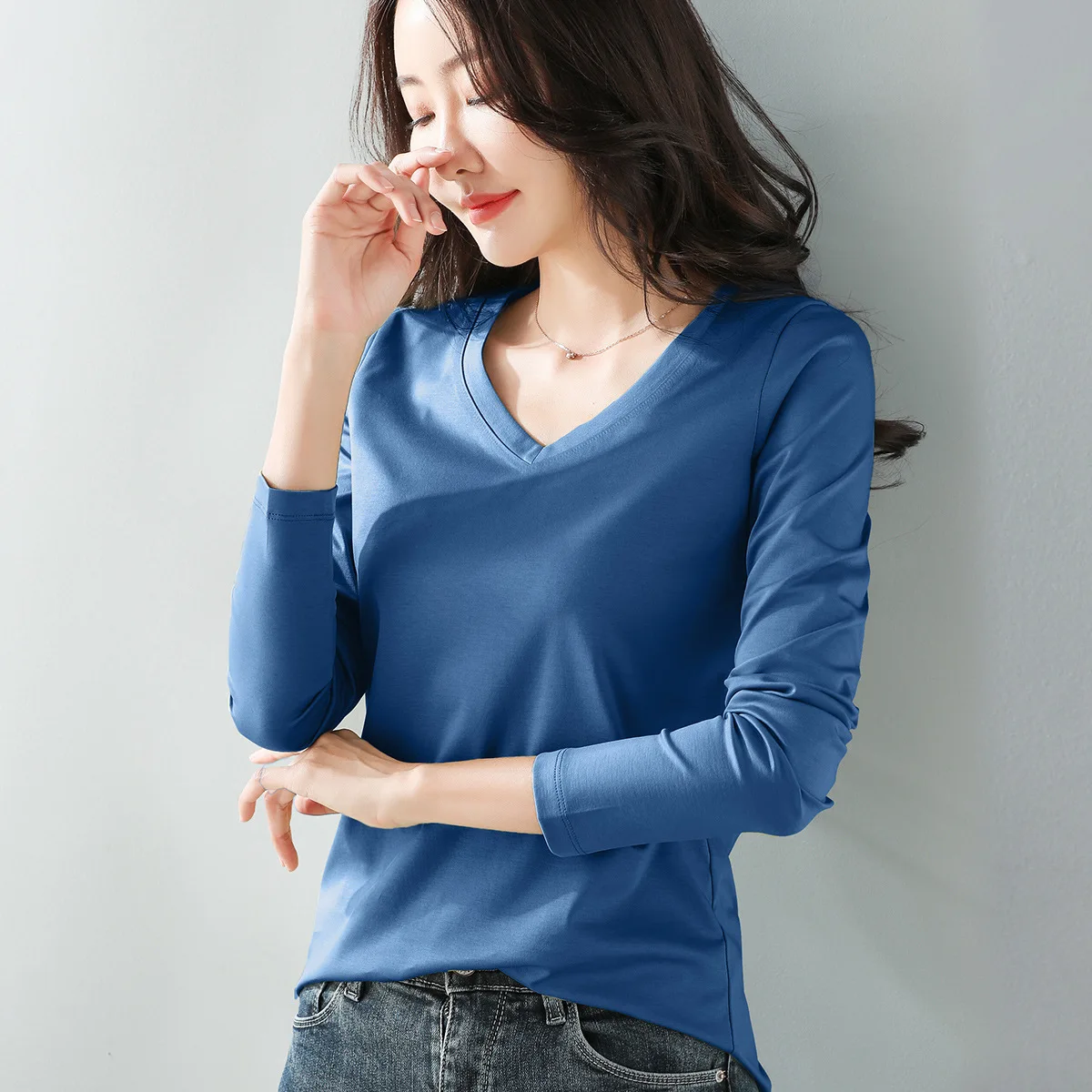 9 Colors Fashion Casual Female T-shirt Long Sleeve Cotton V Neck Solid Color Lady Tshirt Autumn Basic Tees Femme CamisetaMujer
9 Colors Fashion Casual Female T-shirt Long Sleeve Cotton V Neck Solid Color Lady Tshirt Autumn Basic Tees Femme CamisetaMujer