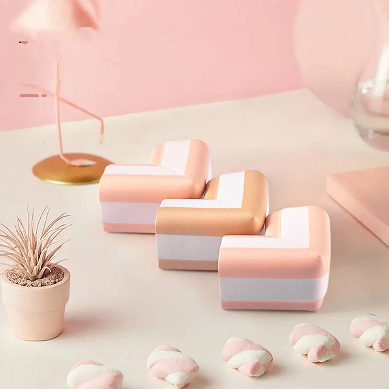 4 шт., силиконовые накладки на углы для защиты от детей 
4 шт., силиконовые накладки на углы для защиты от детей