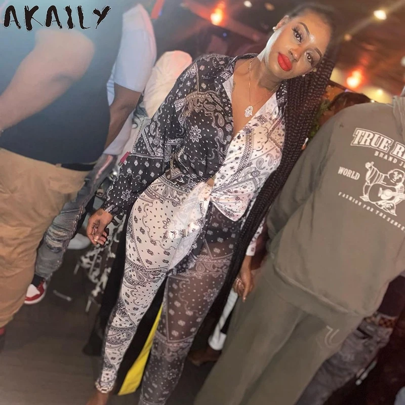 Akaily летняя уличная одежда с сетчатым принтом в стиле пэчворк комплект из 2 предметов женская одежда свободная футболка с V-образным вырезом ...
Akaily летняя уличная одежда с сетчатым принтом в стиле пэчворк комплект из 2 предметов женская одежда свободная футболка с V-образным вырезом ...