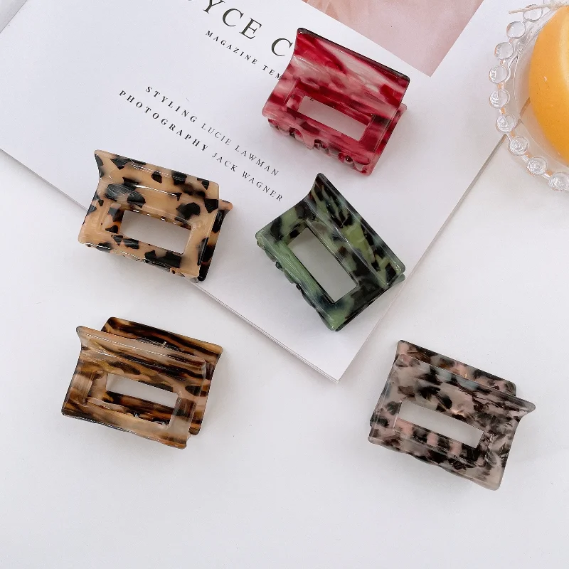 Vintage Hair Clips for Girls Acetate Hair Claw Elegant Marbling Square Hollow Out Women Hair Clip Barrettes Hair Accessories
Vintage Hair Clips for Girls Acetate Hair Claw Elegant Marbling Square Hollow Out Women Hair Clip Barrettes Hair Accessories