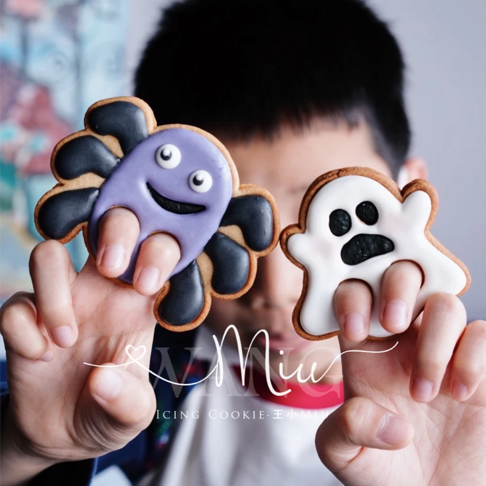 1Pcs Creative Halloween Finger Hand Icing Cookie Mold Parent-child DIY Baking Cookie Mold Tool
1Pcs Creative Halloween Finger Hand Icing Cookie Mold Parent-child DIY Baking Cookie Mold Tool
