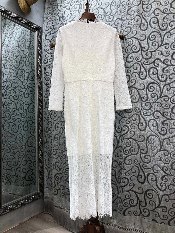 2020 autumn and winter new women's V-neck heavy industry diamond decorative lace stitching long-sleeved dress 1217
2020 autumn and winter new women's V-neck heavy industry diamond decorative lace stitching long-sleeved dress 1217