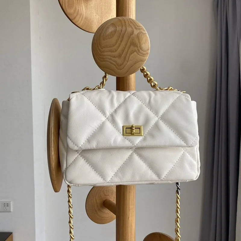 Luxury Women's Shoulder Bags 2021 Denim Quality Thick Metal Chain Shoulder Purses and Handbag Women White Bags Ladies Hobo Bag
Luxury Women's Shoulder Bags 2021 Denim Quality Thick Metal Chain Shoulder Purses and Handbag Women White Bags Ladies Hobo Bag