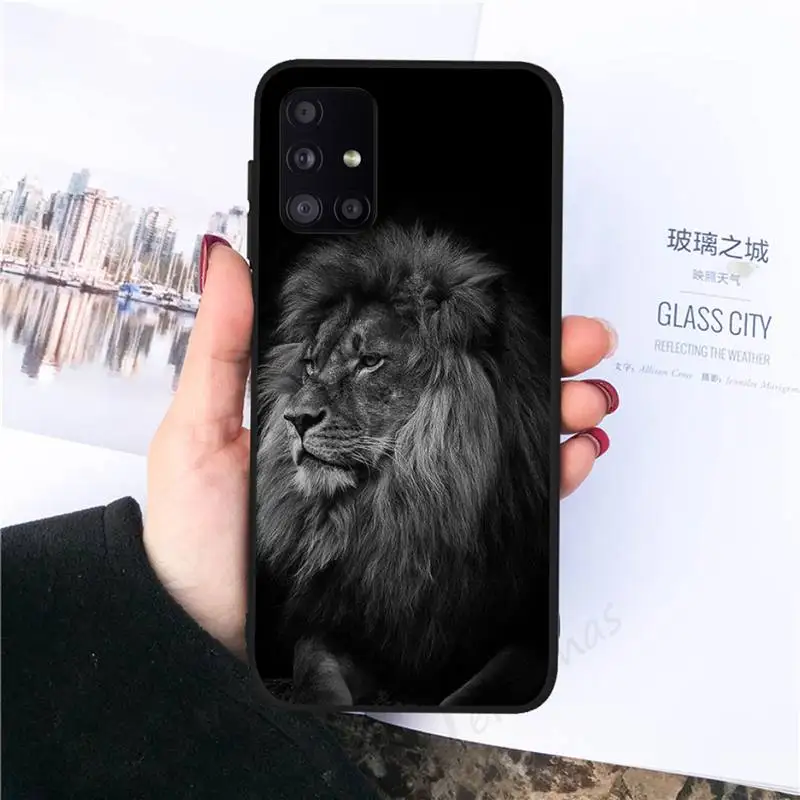 Animals The Lion Phone Case black For Samsung galaxy S 21 20 10 8 A 51 71 50 21s 70 40 20 20e note 10 plus Ultra 5g fe
Animals The Lion Phone Case black For Samsung galaxy S 21 20 10 8 A 51 71 50 21s 70 40 20 20e note 10 plus Ultra 5g fe