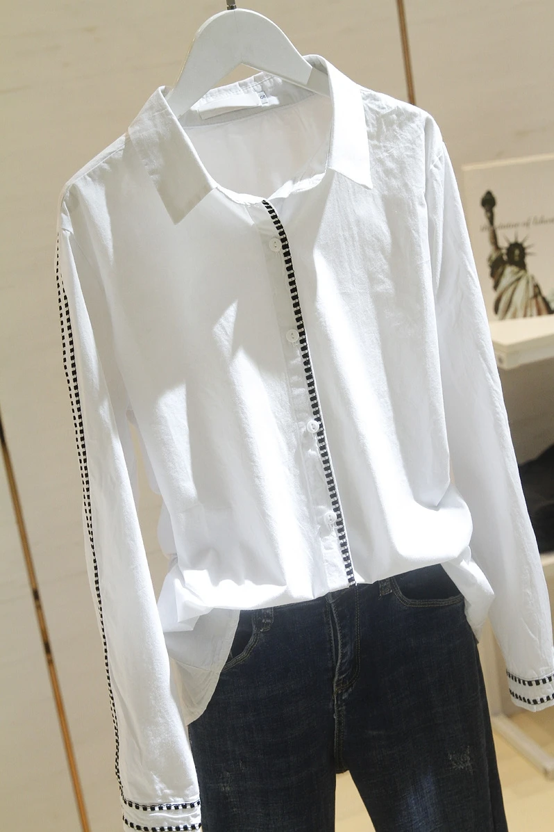 auttumn new white shirts long-sleeved cotton v-neck women blouse all match 100% cotton embroidery outwear tops
auttumn new white shirts long-sleeved cotton v-neck women blouse all match 100% cotton embroidery outwear tops