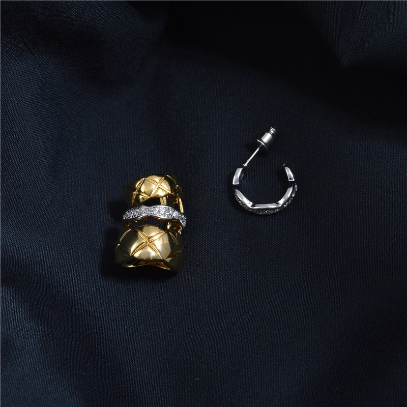 New high-grade mesh red star with creative earbone clip fold wearing earclip without earhole female earrings
New high-grade mesh red star with creative earbone clip fold wearing earclip without earhole female earrings