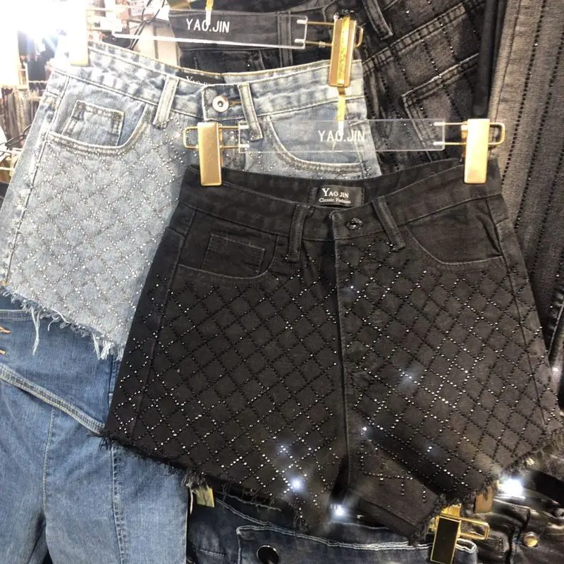 2020 New Retro Washed Ripped Heavy Industry Rhombic Hot Drilling Base Slim Denim Shorts Fashion All-match Shorts Women Harajuku
2020 New Retro Washed Ripped Heavy Industry Rhombic Hot Drilling Base Slim Denim Shorts Fashion All-match Shorts Women Harajuku