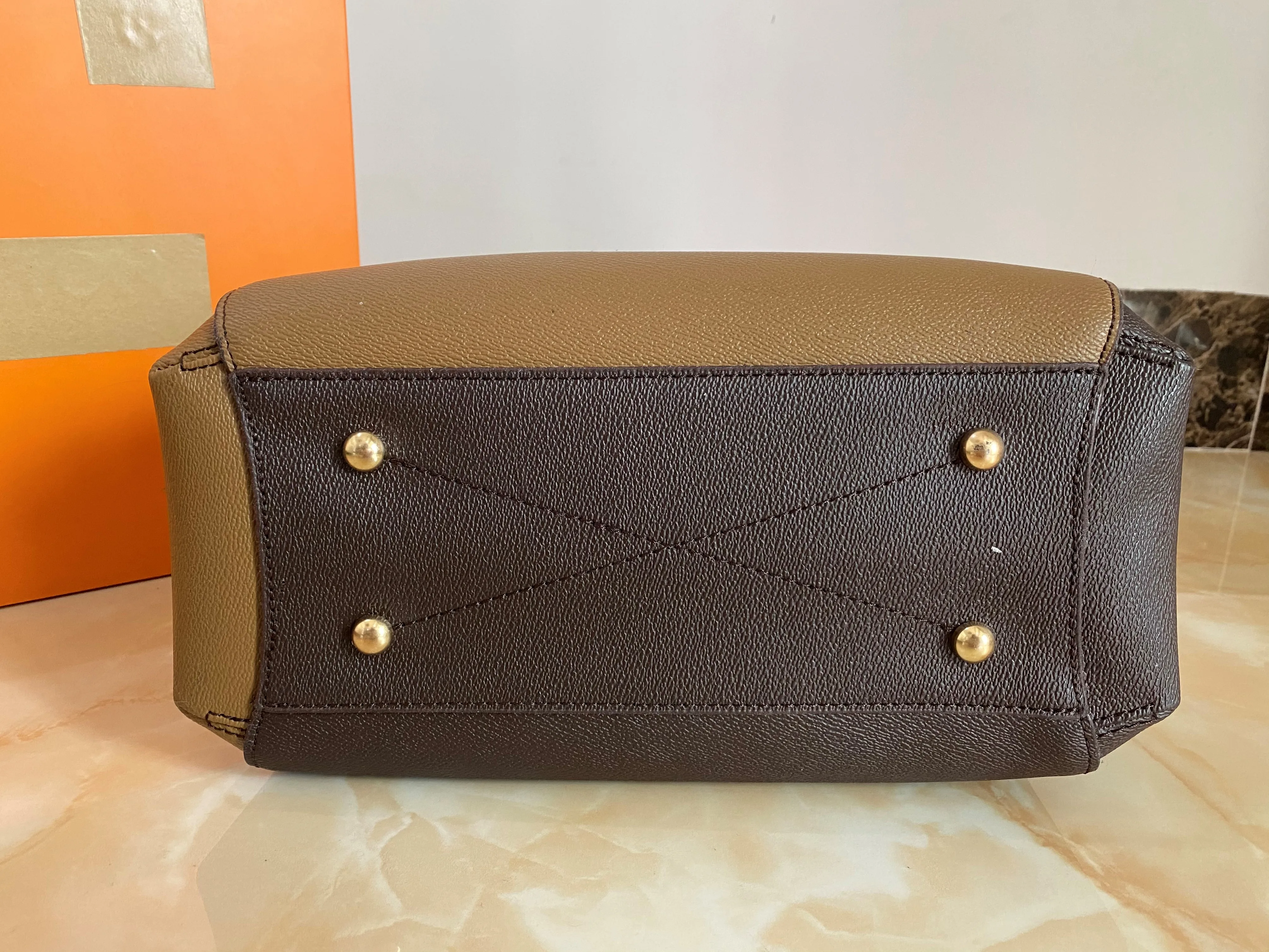 Lady's Fashion Designer Brand Style Luxury Leather Bags Montaigne Women's Valentines Gift Business bag Festival Top Materials
Lady's Fashion Designer Brand Style Luxury Leather Bags Montaigne Women's Valentines Gift Business bag Festival Top Materials