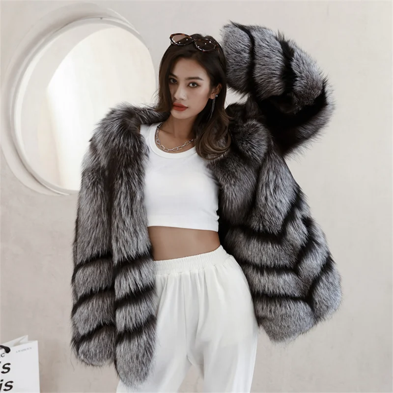 Winter Trendy Real Fur Coats Women 2021 New Silver Fox Hit Color Mid-length Genuine Fox Fur Coat Ladies Fashion V-neck Coat
Winter Trendy Real Fur Coats Women 2021 New Silver Fox Hit Color Mid-length Genuine Fox Fur Coat Ladies Fashion V-neck Coat