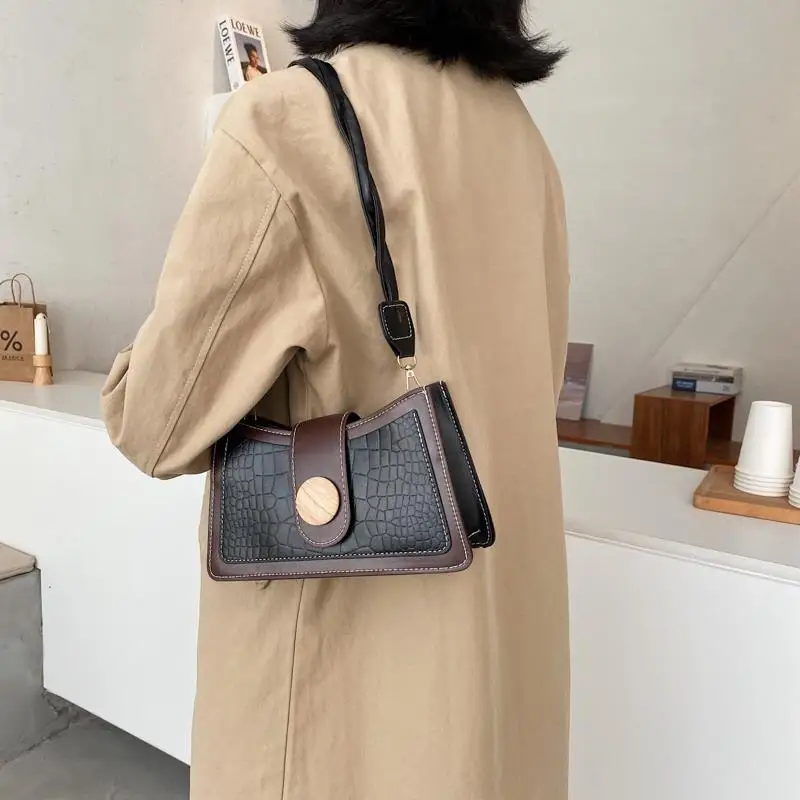 Small Cross Body Bag for Woman Pu Leather Crocodile Fashion Hasp Female Shoulder Messenger Bag
Small Cross Body Bag for Woman Pu Leather Crocodile Fashion Hasp Female Shoulder Messenger Bag