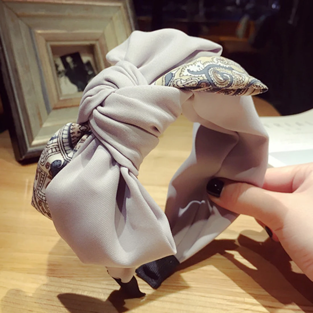 Fashion Bowknot Hairbands Solid Floral Splicing Cross Head Band Knot Non Slip Hair Hoop Design Wide Head Hoop Hair Accessories
Fashion Bowknot Hairbands Solid Floral Splicing Cross Head Band Knot Non Slip Hair Hoop Design Wide Head Hoop Hair Accessories