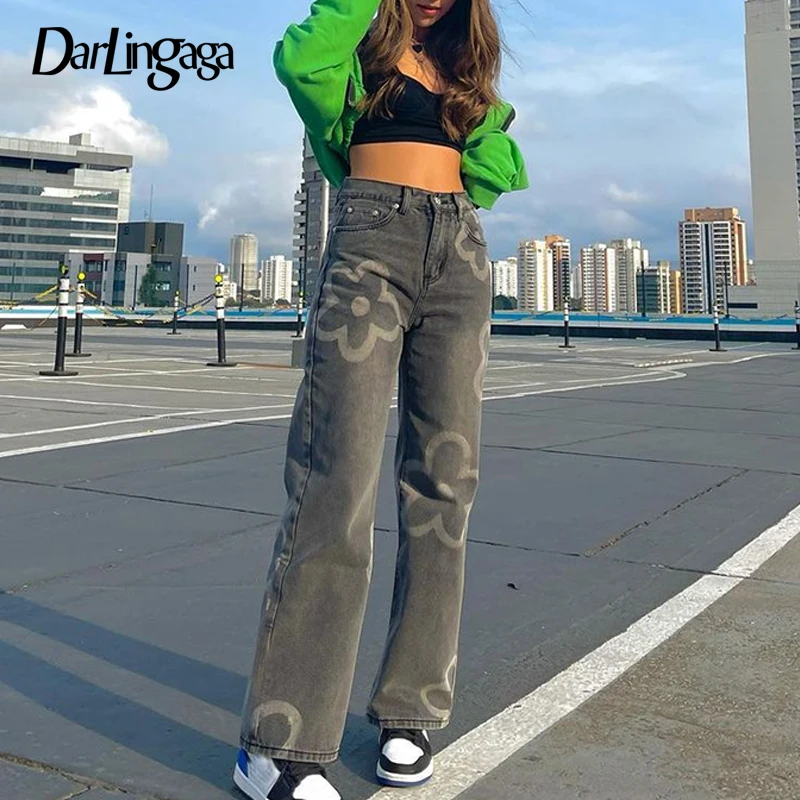 Женские прямые джинсы с цветочным принтом и высокой талией
Женские прямые джинсы с цветочным принтом и высокой талией