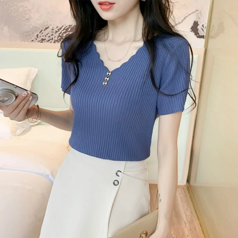 Sexy V Neck Buttons Knitted T-shirts Women Summer Casual Solid Short Sleeve Knitted Tops Ladies Bodycon Pullover Tees Large Size
Sexy V Neck Buttons Knitted T-shirts Women Summer Casual Solid Short Sleeve Knitted Tops Ladies Bodycon Pullover Tees Large Size