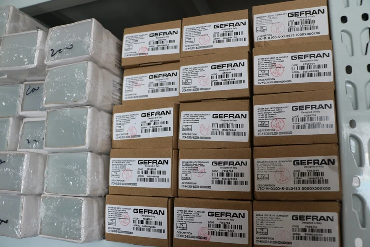 Original LTC-M-0500-S Italy GEFRAN electronic ruler sensor GEFRAN injection molding machine electronic ruler 500mm LTC-M-500
Original LTC-M-0500-S Italy GEFRAN electronic ruler sensor GEFRAN injection molding machine electronic ruler 500mm LTC-M-500