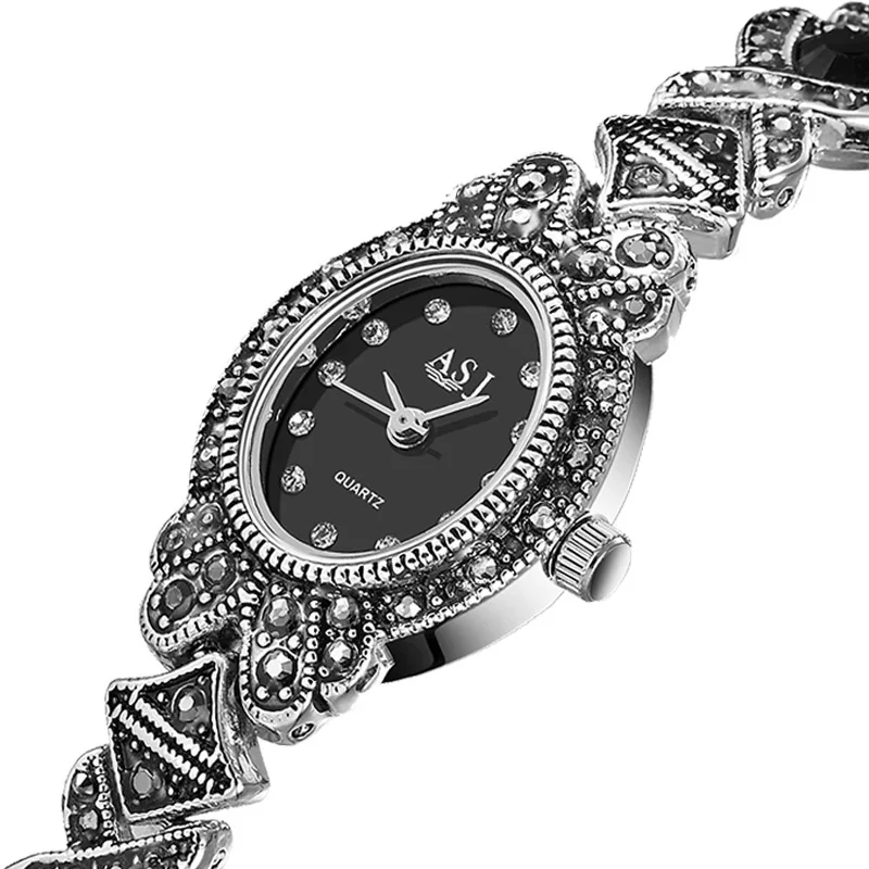 European and American ladies' hot fashion titanium silver quartz bracelet watch
European and American ladies' hot fashion titanium silver quartz bracelet watch