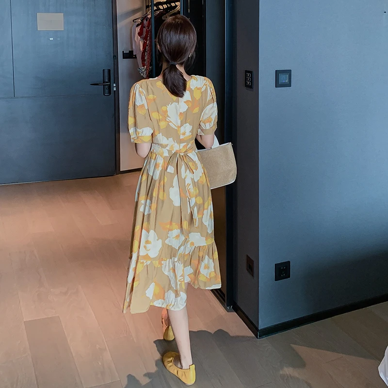 2020 New Dress Design Sense Niche Waist Waist Thin Temperament Goddess Fan Sexy Floral Dress Female Summer Mid-Length Trend
2020 New Dress Design Sense Niche Waist Waist Thin Temperament Goddess Fan Sexy Floral Dress Female Summer Mid-Length Trend