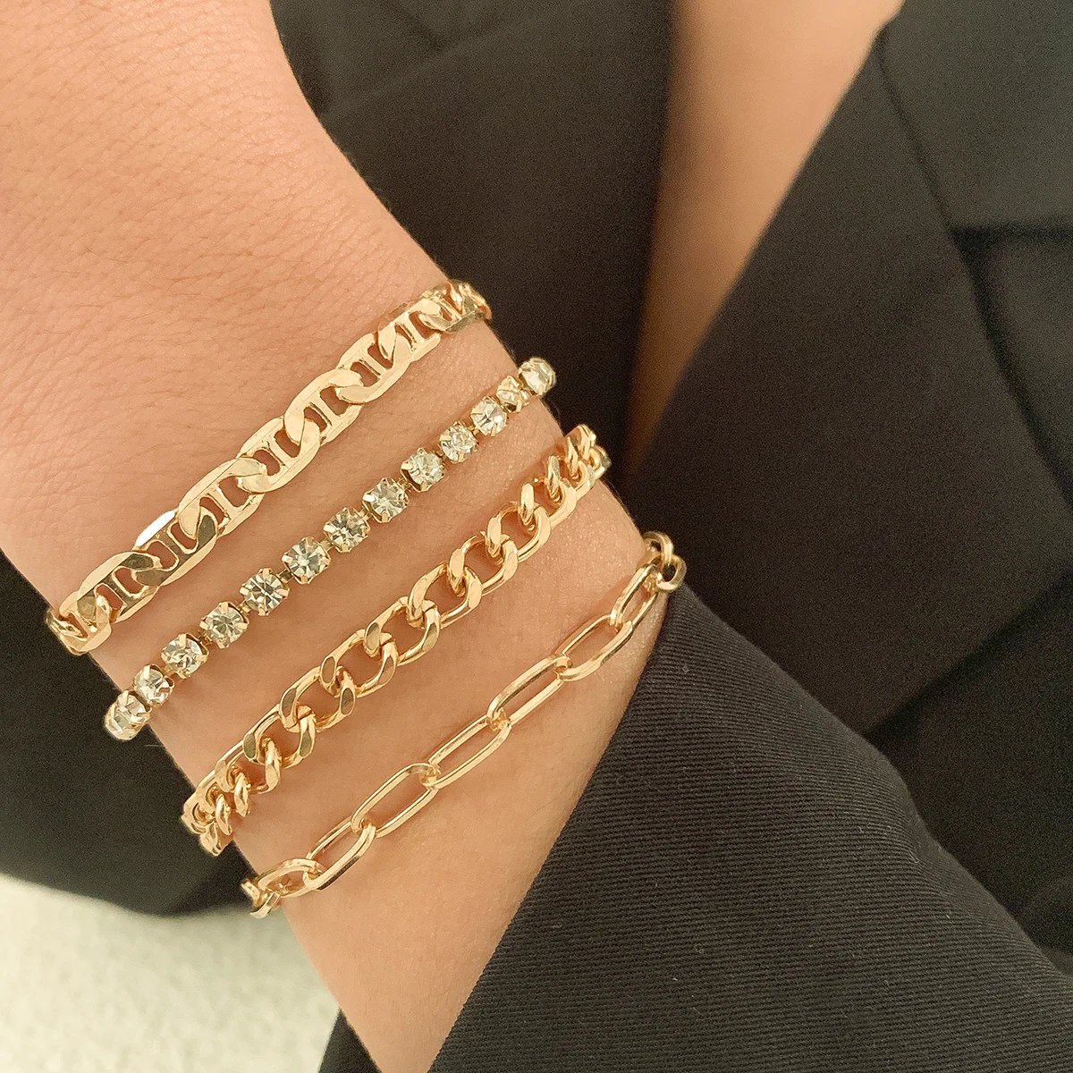 Lacteo 4 Pcs/Set Shiny Rhinestone Cuban Bracelet For Women 2021 Fashion Iron Alloy Chain Charm Bracelet Jewelry Accessories 2022
Lacteo 4 Pcs/Set Shiny Rhinestone Cuban Bracelet For Women 2021 Fashion Iron Alloy Chain Charm Bracelet Jewelry Accessories 2022