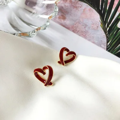 CH-410 S925 silver needle French style compact design lady-like temperament love heart-shaped earrings student earrings
CH-410 S925 silver needle French style compact design lady-like temperament love heart-shaped earrings student earrings