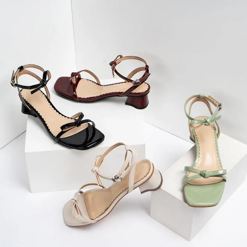Women Sandals Leather Comfortable Beach Outdoor Women Shoes New Fashion Ladies Casual Outdoor Female Sneakers Large Size
Women Sandals Leather Comfortable Beach Outdoor Women Shoes New Fashion Ladies Casual Outdoor Female Sneakers Large Size