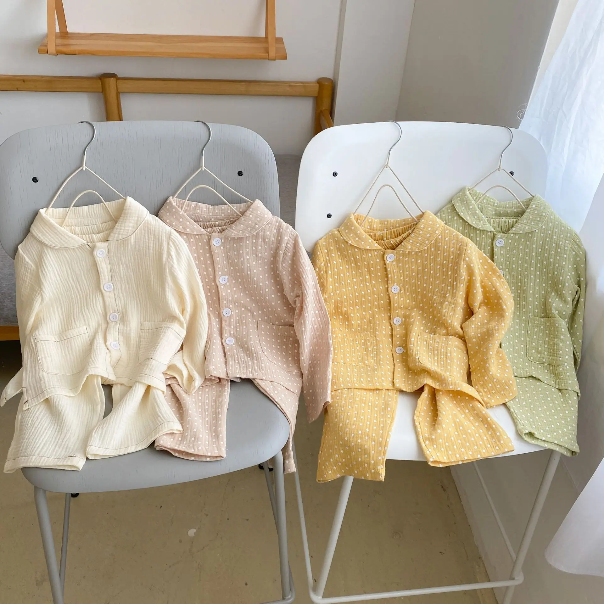 Children'S Pajamas Baby Spring And Autumn Pure Cotton Gauze Polka Dot Boys Long-Sleeved Two-Piece Suit Girls Home Service
Children'S Pajamas Baby Spring And Autumn Pure Cotton Gauze Polka Dot Boys Long-Sleeved Two-Piece Suit Girls Home Service