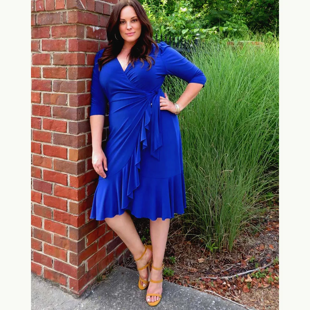 Modern Simple Royal Blue Plus Size Mother of the Bride Dresses Knee Length V Neckline 3/4 Sleeves Wedding Party Gowns Pleating
Modern Simple Royal Blue Plus Size Mother of the Bride Dresses Knee Length V Neckline 3/4 Sleeves Wedding Party Gowns Pleating