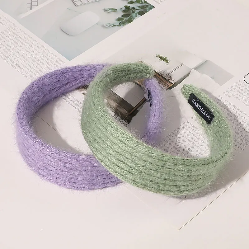 New Winter Head Hoop Women Wool Knitted Headband Solid Color Non-Slip Hair Hoop Lady Weave Stripes Hairbands Soft Hair Accessory
New Winter Head Hoop Women Wool Knitted Headband Solid Color Non-Slip Hair Hoop Lady Weave Stripes Hairbands Soft Hair Accessory