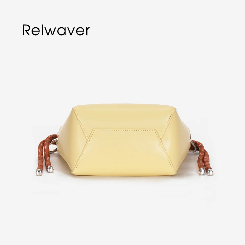 Cowhide bucket bag fashion niche style women shoulder bag chic versatile crossbody bag composite handbag verstile messenger bag
Cowhide bucket bag fashion niche style women shoulder bag chic versatile crossbody bag composite handbag verstile messenger bag