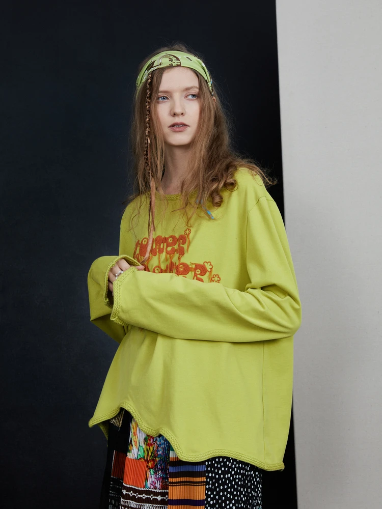 IRINACH478 Fall Winter 2021 Collection Original Design Embroidered Long Sleeve O Neck T Shirt Women
IRINACH478 Fall Winter 2021 Collection Original Design Embroidered Long Sleeve O Neck T Shirt Women