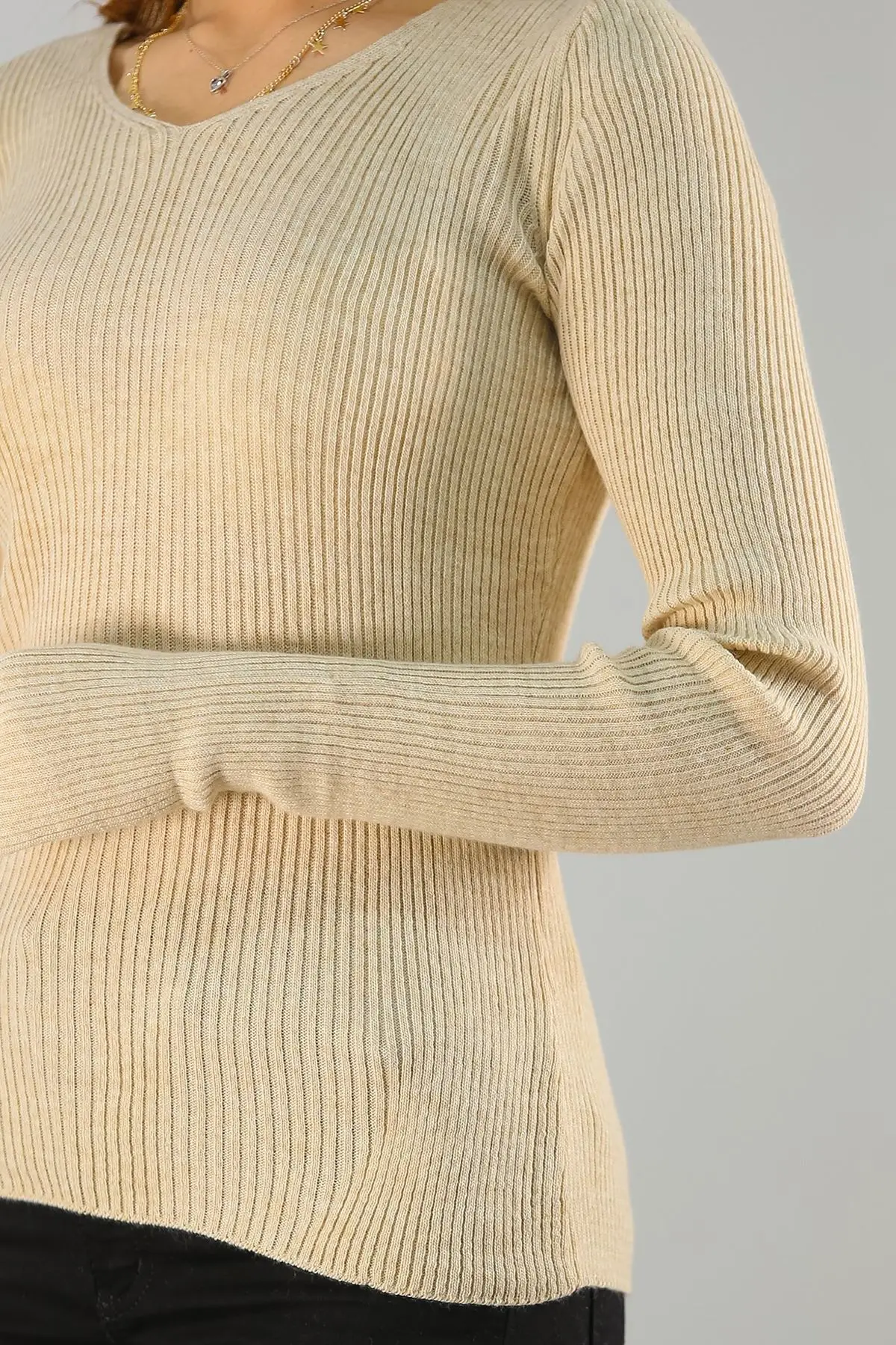 Front Back V-Neck Knitwear Sweater Beige 
Front Back V-Neck Knitwear Sweater Beige
