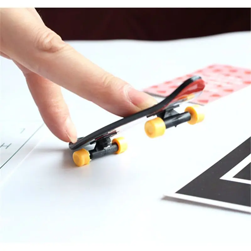 Cool Skull FingerBoard Mini Skateboard Kid Toy Party Favor Gift | Игрушки и хобби