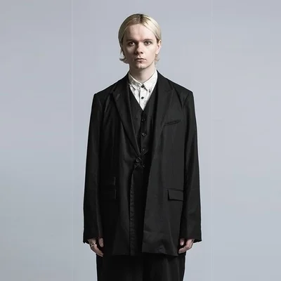 Костюм мужской свободный из двух частей, черный жилет с поясом в стиле Ямамото
Костюм мужской свободный из двух частей, черный жилет с поясом в стиле Ямамото