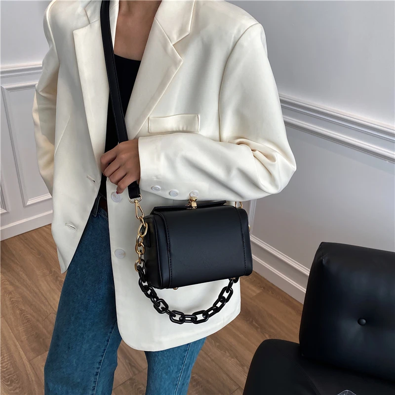 Luxury Designer Solid Color Crossbody Bags For Women 2020 Fashion High Quality Leather Chains Shoulder Bag Simple Handbags Purse
Luxury Designer Solid Color Crossbody Bags For Women 2020 Fashion High Quality Leather Chains Shoulder Bag Simple Handbags Purse