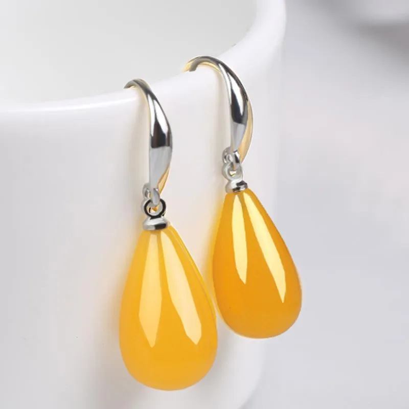 Honey wax water drop chicken oil yellow old honey eardrop wine red blood pearl women's silvery fungus hook ear jewelry
Honey wax water drop chicken oil yellow old honey eardrop wine red blood pearl women's silvery fungus hook ear jewelry