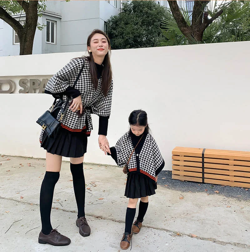 Parent-child wear, mother and women's dress shawl autumn and winter all-match girl baby houndstooth shawl core yarn check shawl
Parent-child wear, mother and women's dress shawl autumn and winter all-match girl baby houndstooth shawl core yarn check shawl