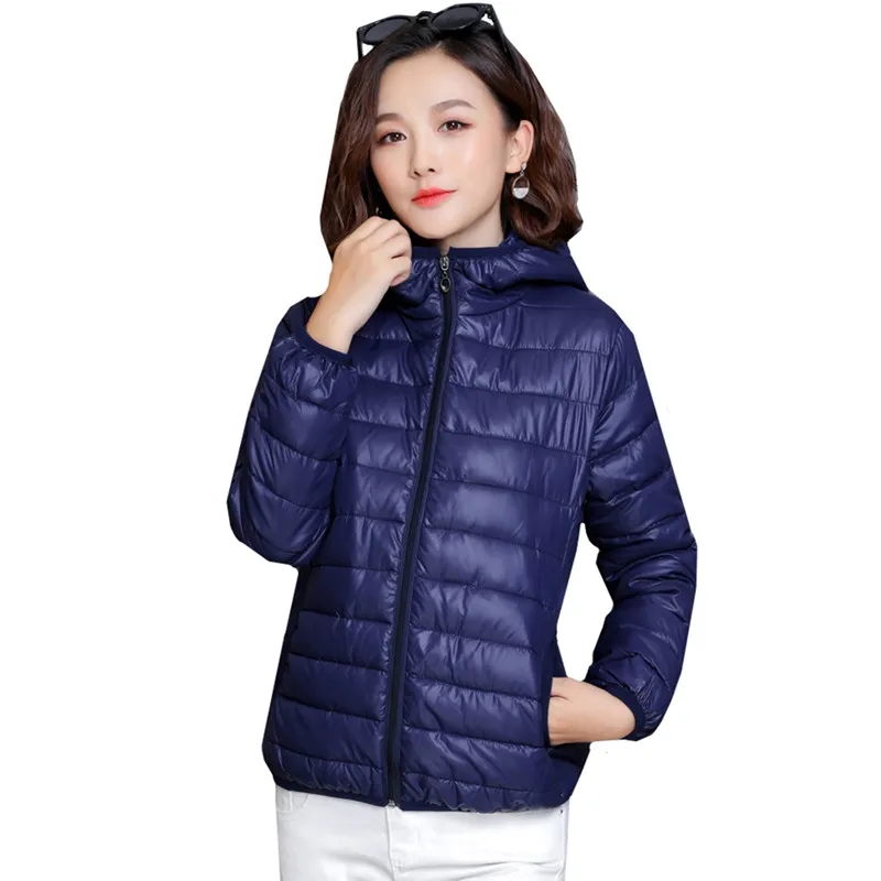 Парка женская короткая зимняя на пуху, с капюшоном, однотонная, 3XL, размера плюс
Парка женская короткая зимняя на пуху, с капюшоном, однотонная, 3XL, размера плюс