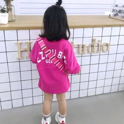 Girls Fashion T-shirt Long Loose Casual Children's Bottoming Shirt 2021 New Babys Sweater Skirt
Girls Fashion T-shirt Long Loose Casual Children's Bottoming Shirt 2021 New Babys Sweater Skirt