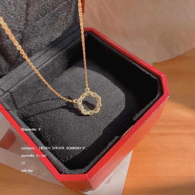 Simple Garland Shape Inlaid Rhinestone Pendant Necklace Gothic Choker For Woman’s Stainless Steel Jewelry Wedding Accessories
Simple Garland Shape Inlaid Rhinestone Pendant Necklace Gothic Choker For Woman’s Stainless Steel Jewelry Wedding Accessories
