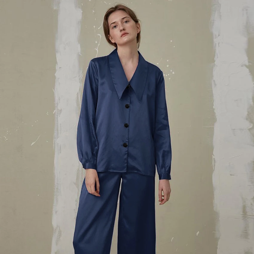 Restve Blue Sleepwear Female 2 Piece Set Satin Long Sleeve Turn Down Collar Tops Casual Women Sets With Pants Loose Home Wear
Restve Blue Sleepwear Female 2 Piece Set Satin Long Sleeve Turn Down Collar Tops Casual Women Sets With Pants Loose Home Wear