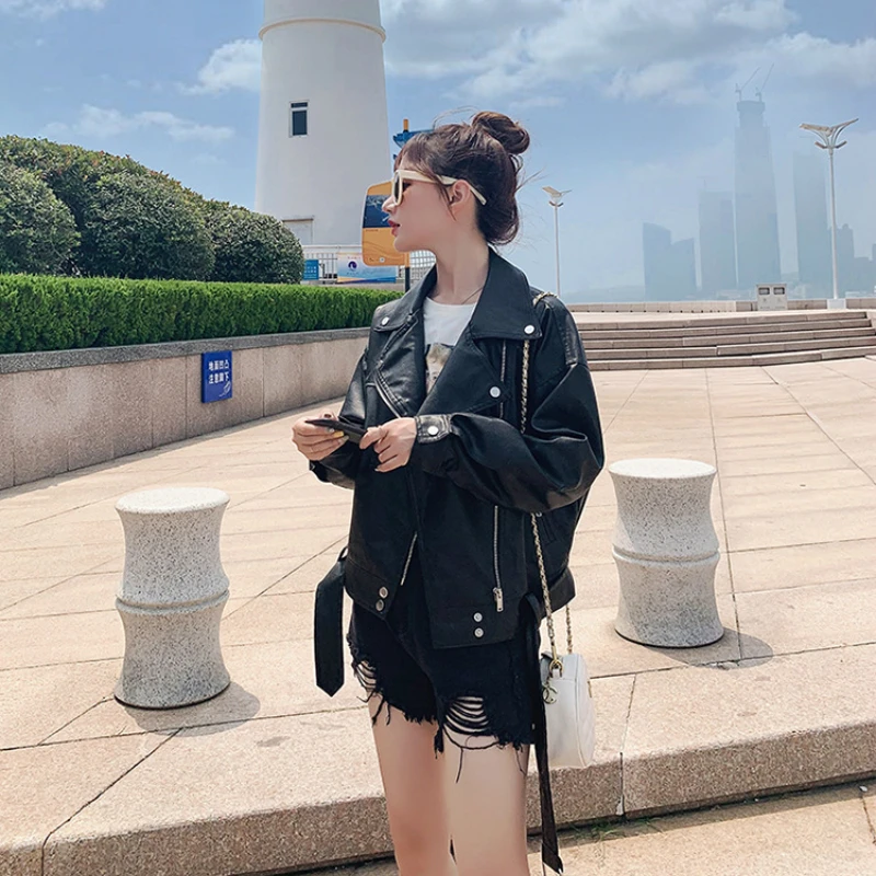 2021 White Black Fashion Loose Short Biker PU Faux Leather Jackets Coat Outfit for Women 001
2021 White Black Fashion Loose Short Biker PU Faux Leather Jackets Coat Outfit for Women 001