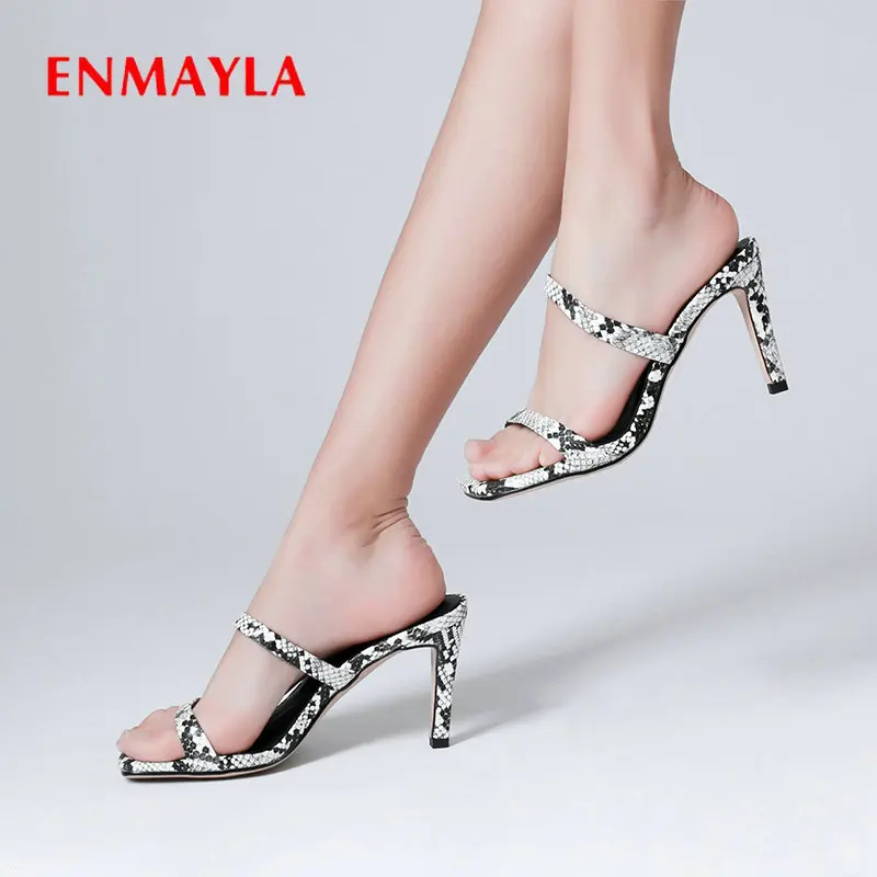 Женские уличные шлепанцы ENMAYLA, из искусственной кожи, с принтом животных, на тонком каблуке, со змеиным принтом, летние шлепанцы, размеры 34-42, ...
Женские уличные шлепанцы ENMAYLA, из искусственной кожи, с принтом животных, на тонком каблуке, со змеиным принтом, летние шлепанцы, размеры 34-42, ...