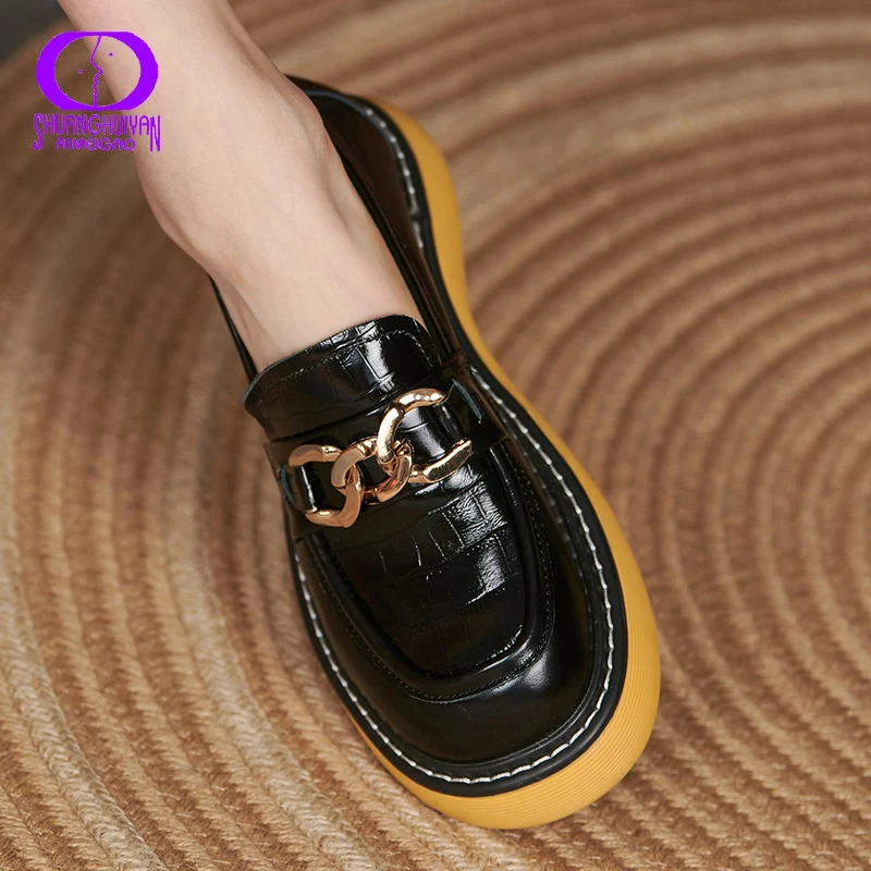 AIMEIGAO Fashion Genuine Leather Loafer Women Platform Shoes Low-Top Metal Decoration Causal College Style Female Footwear
AIMEIGAO Fashion Genuine Leather Loafer Women Platform Shoes Low-Top Metal Decoration Causal College Style Female Footwear