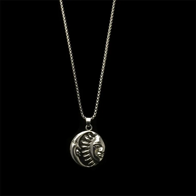 INS Harajuku Style Cool Hip Hop Sun Moon round Titanium Steel Women's Necklace Vintage Planet Sun Moon Smiley Face Men's Pendant
INS Harajuku Style Cool Hip Hop Sun Moon round Titanium Steel Women's Necklace Vintage Planet Sun Moon Smiley Face Men's Pendant